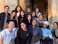 Click to show details - 20s - 6 group of students on royce steps